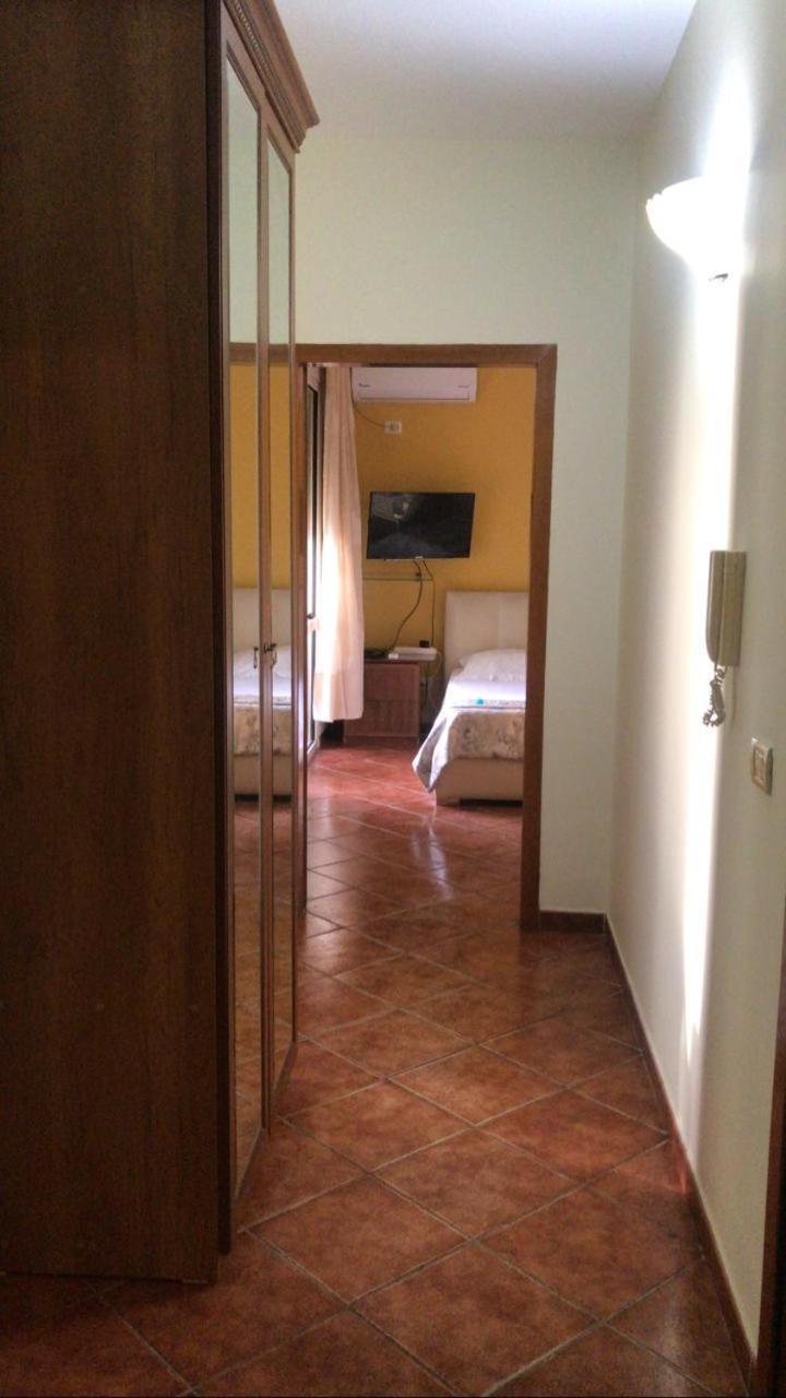 Yellow Room Дуррес Экстерьер фото